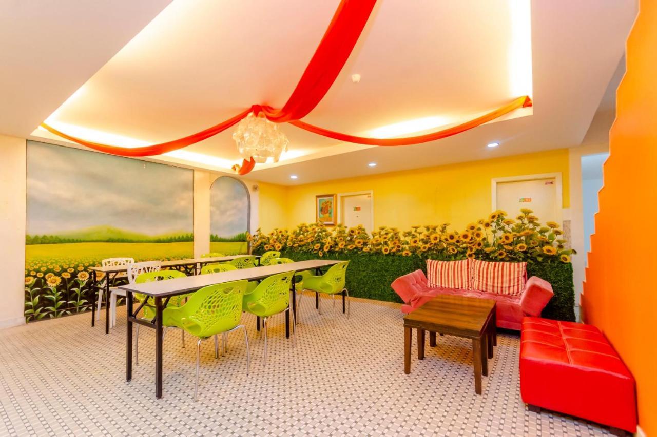 Sunflower Express Hotel Pontian Kecil Exterior foto