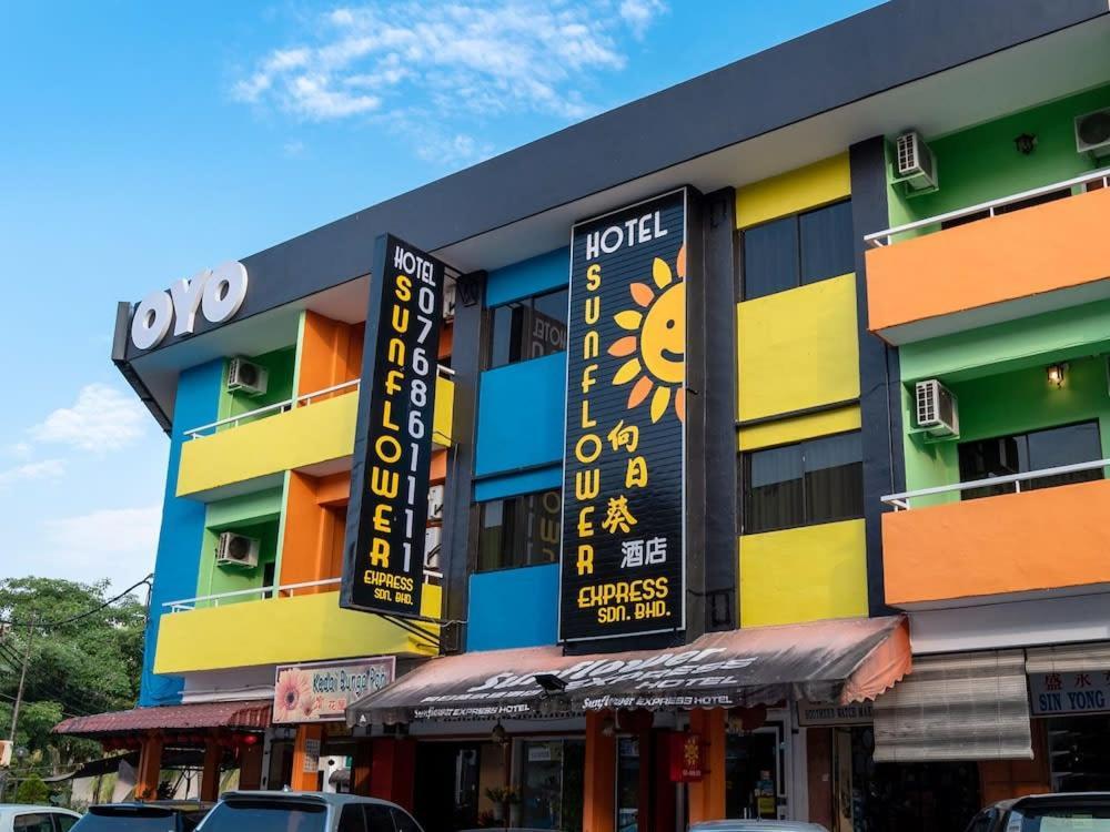Sunflower Express Hotel Pontian Kecil Exterior foto