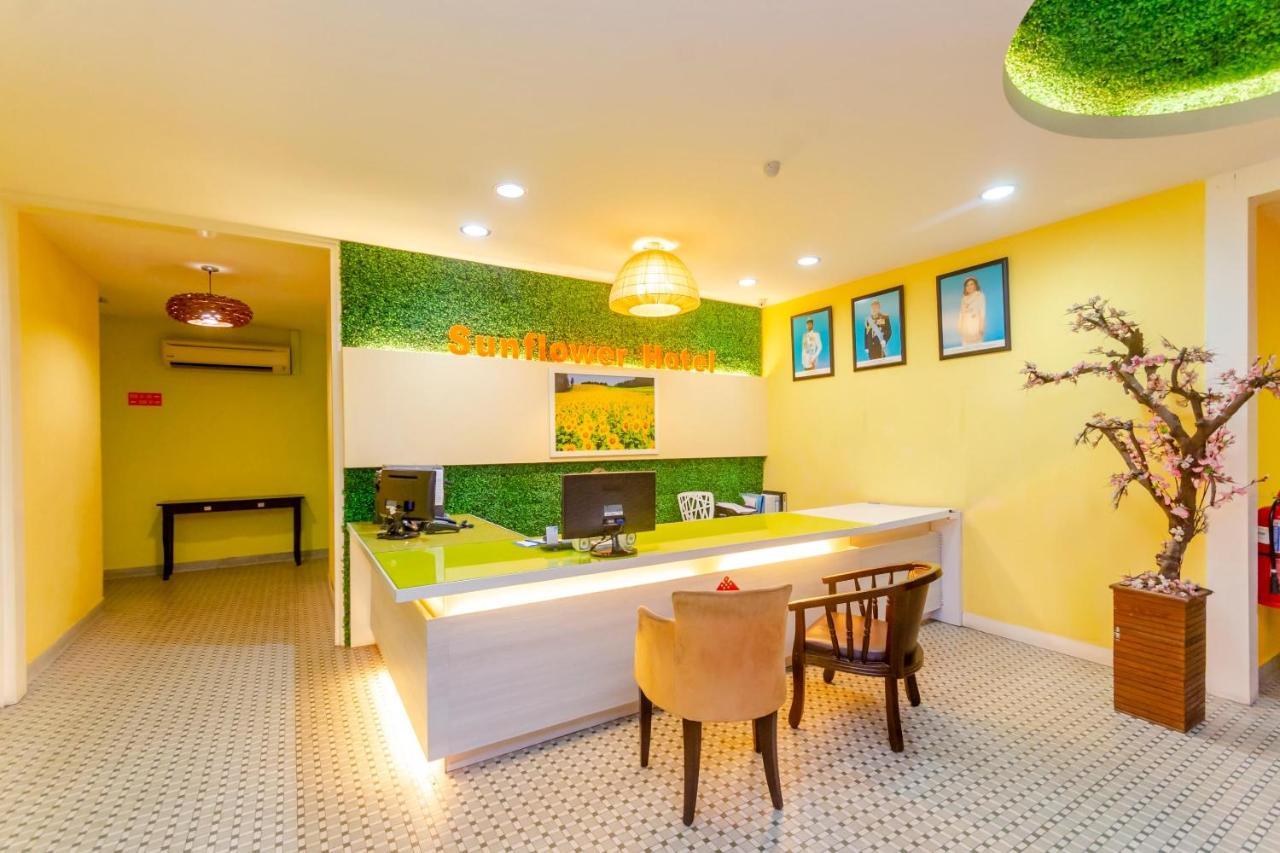 Sunflower Express Hotel Pontian Kecil Exterior foto