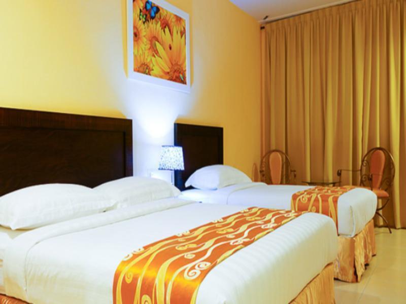 Sunflower Express Hotel Pontian Kecil Exterior foto