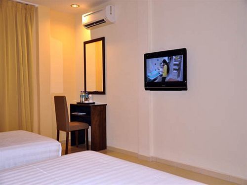 Sunflower Express Hotel Pontian Kecil Exterior foto